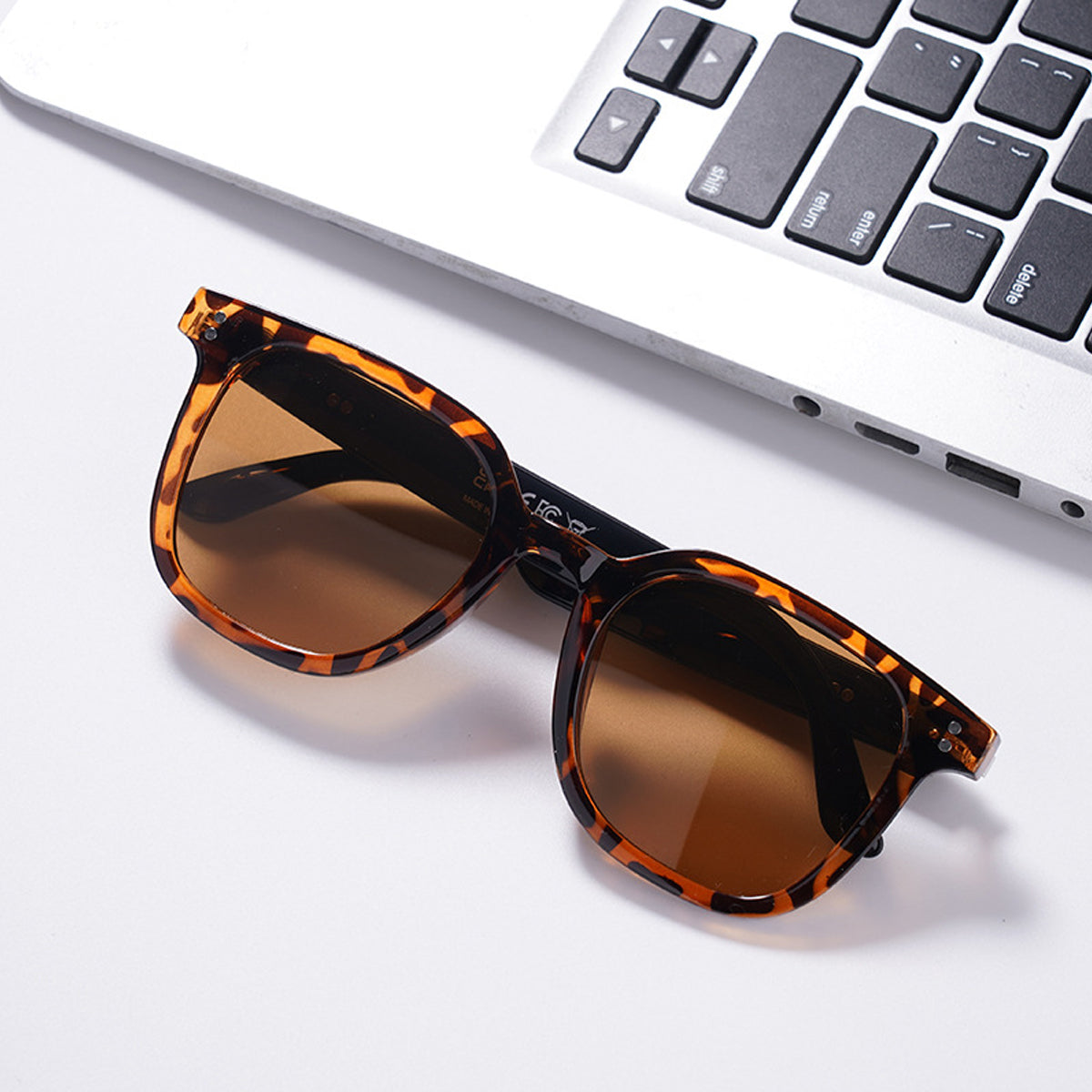 VocaLens AI Smart Sunglasses with photochromic lenses tortoise shell 