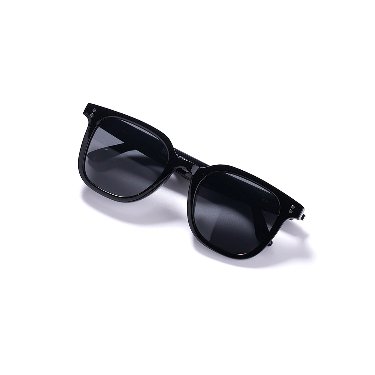 VocaLens AI Smart Sunglasses with photochromic lenses Black on a white background