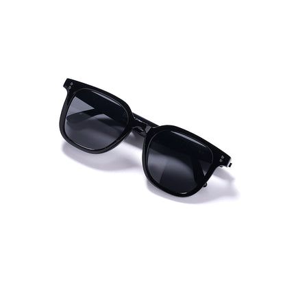 VocaLens AI Smart Sunglasses with photochromic lenses Black on a white background